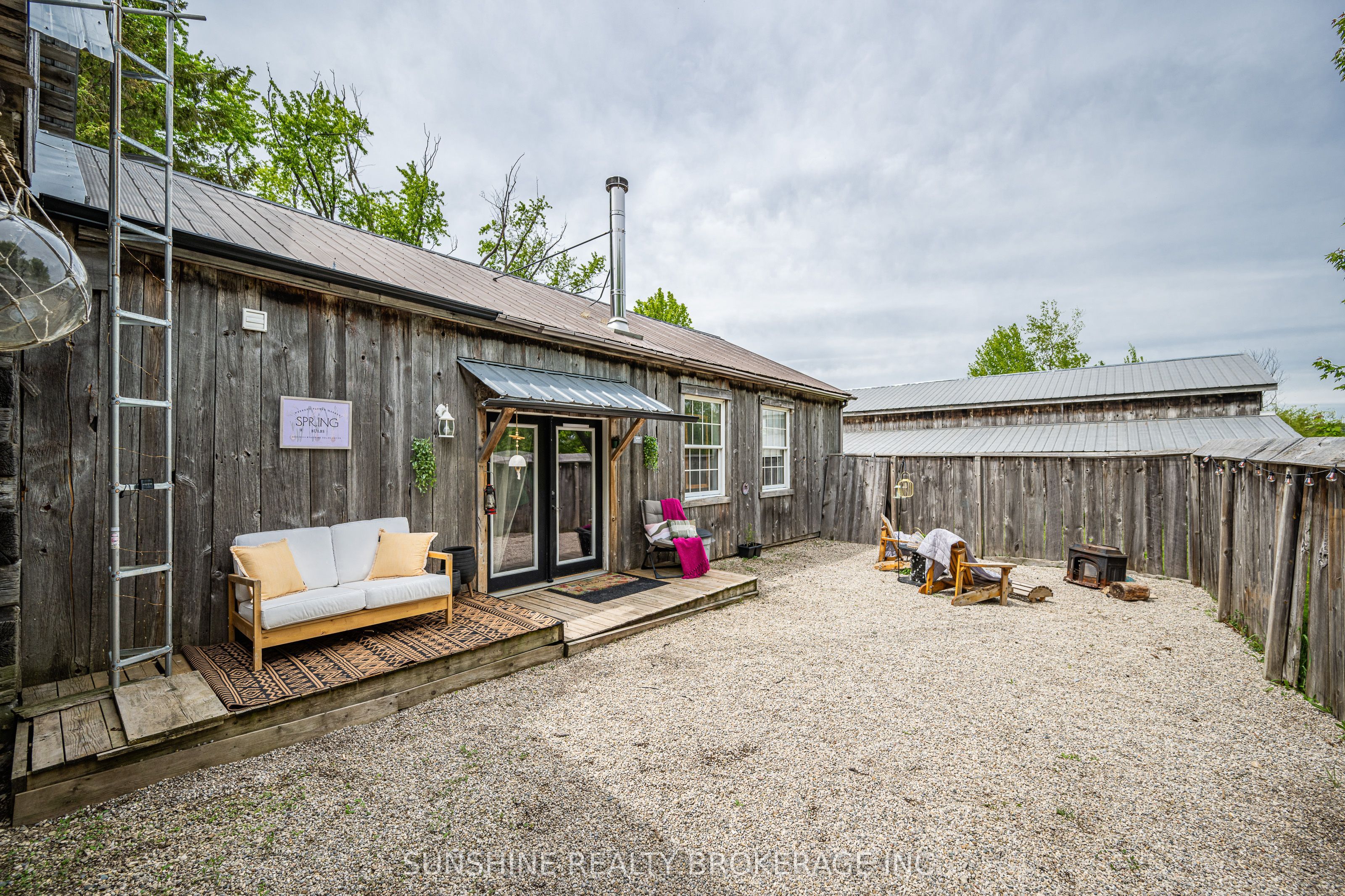 7907 Sixteenth Line Property Photo 22