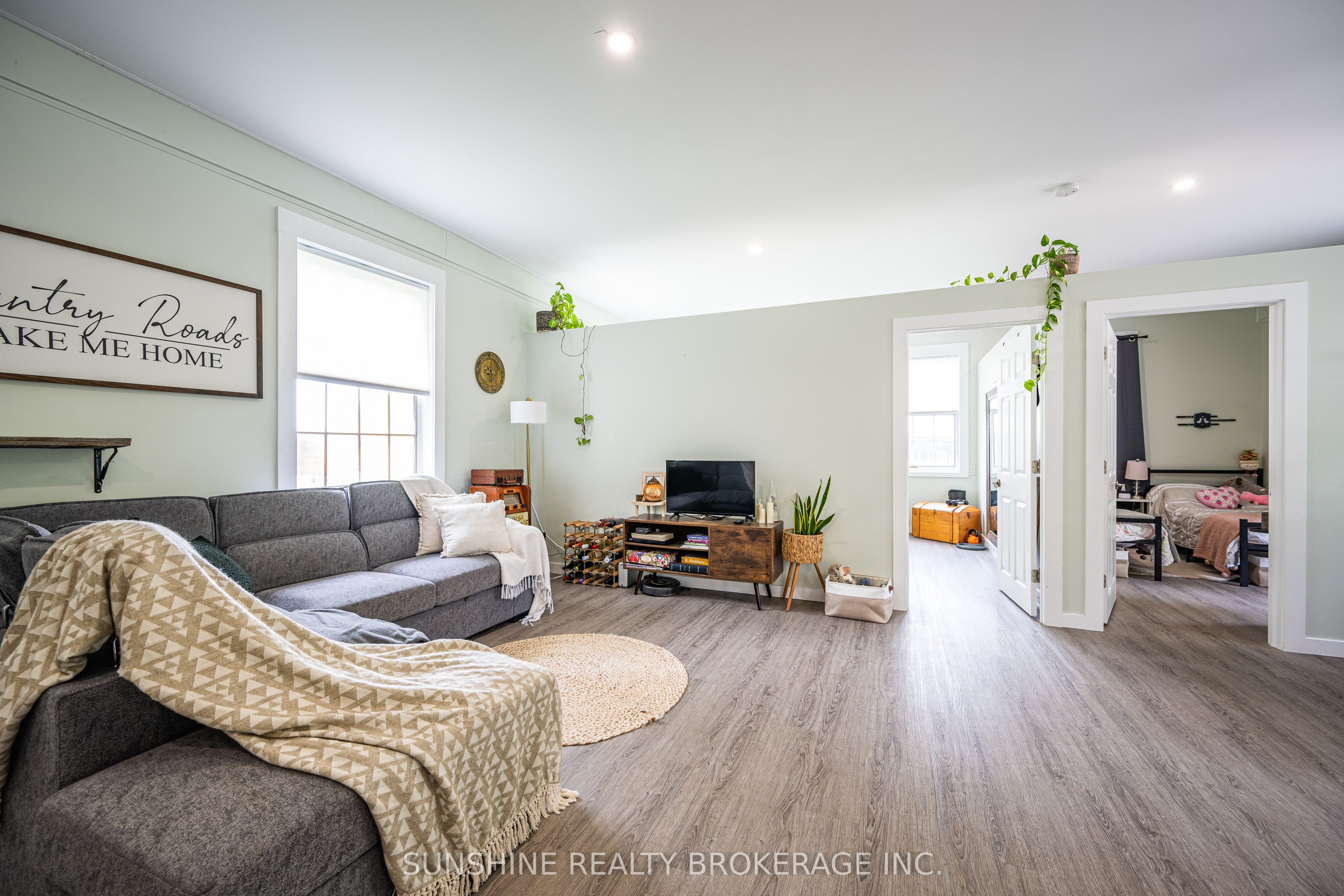 7907 Sixteenth Line Property Photo 25