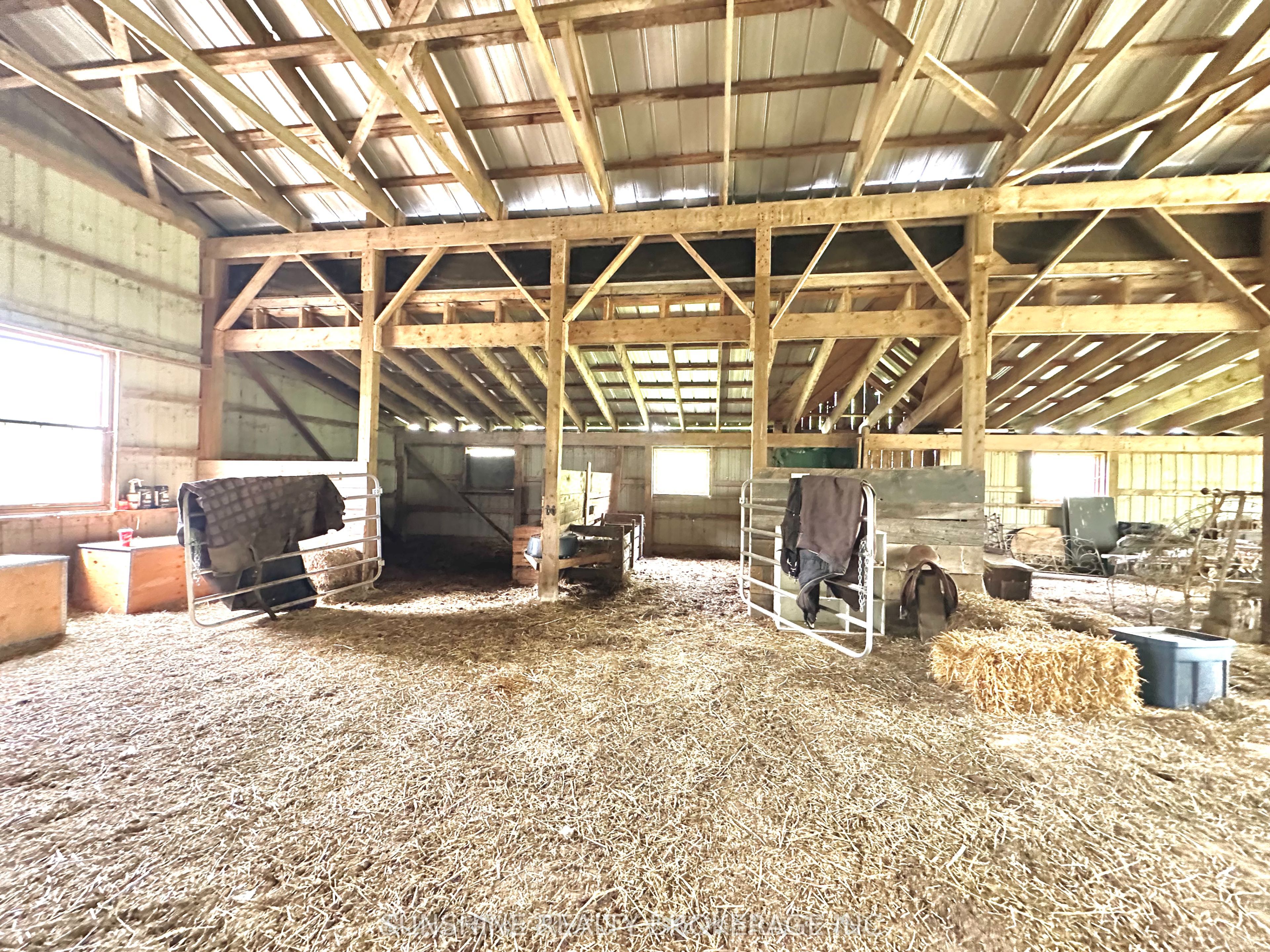 7907 Sixteenth Line Property Photo 29