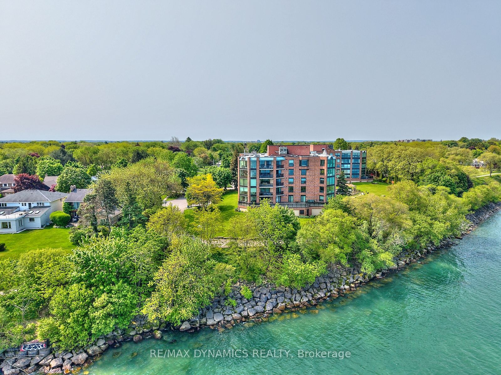 701 Geneva Street 1504 Property Photo 2