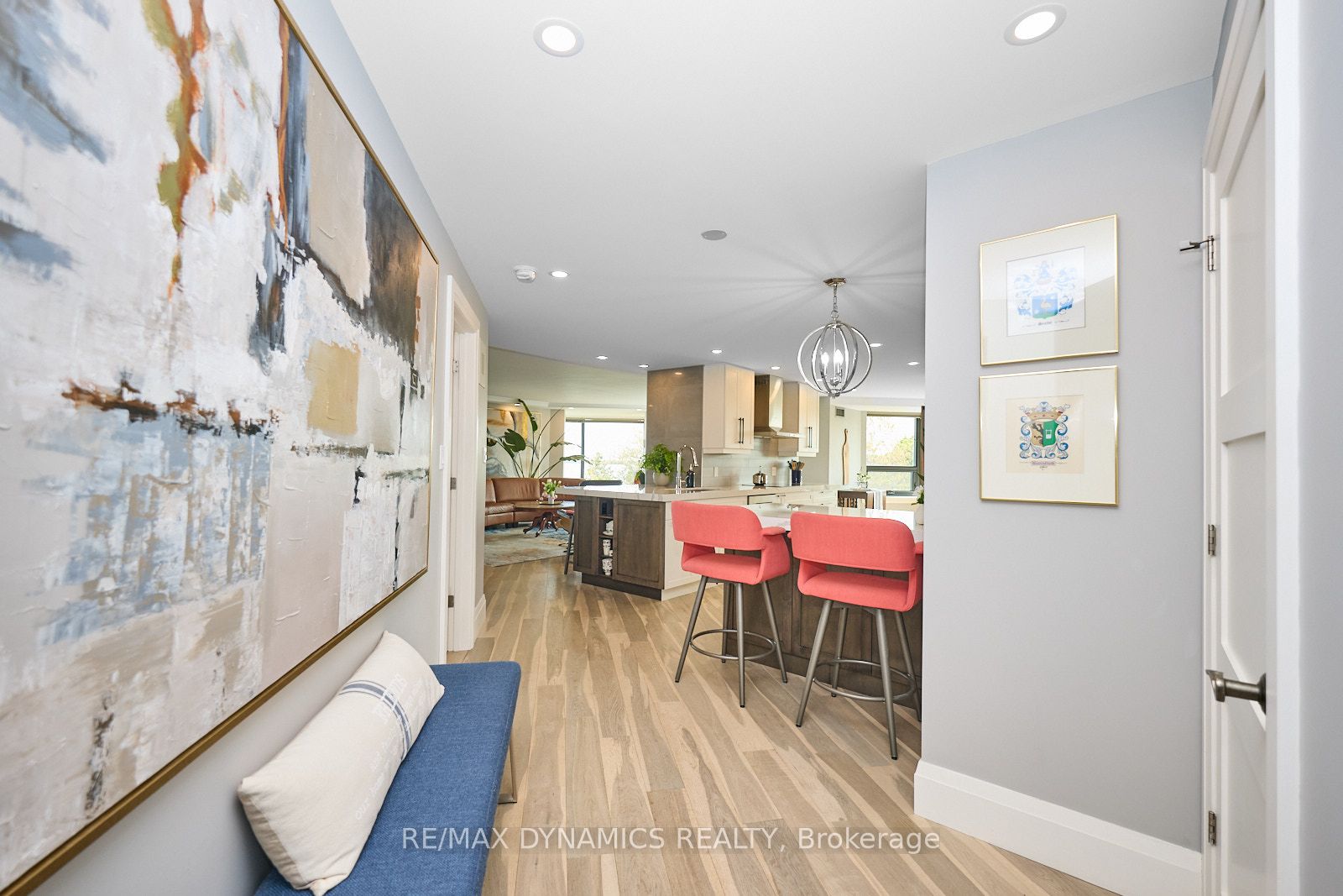 701 Geneva Street 1504 Property Photo 5