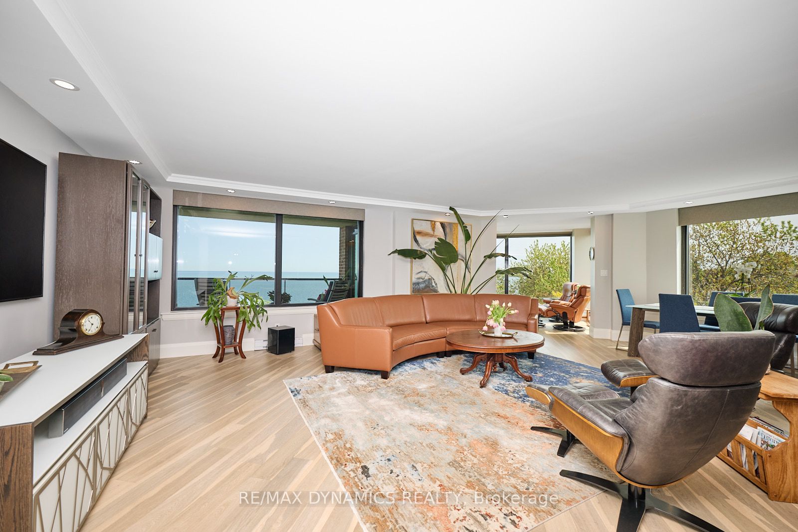 701 Geneva Street 1504 Property Photo 8