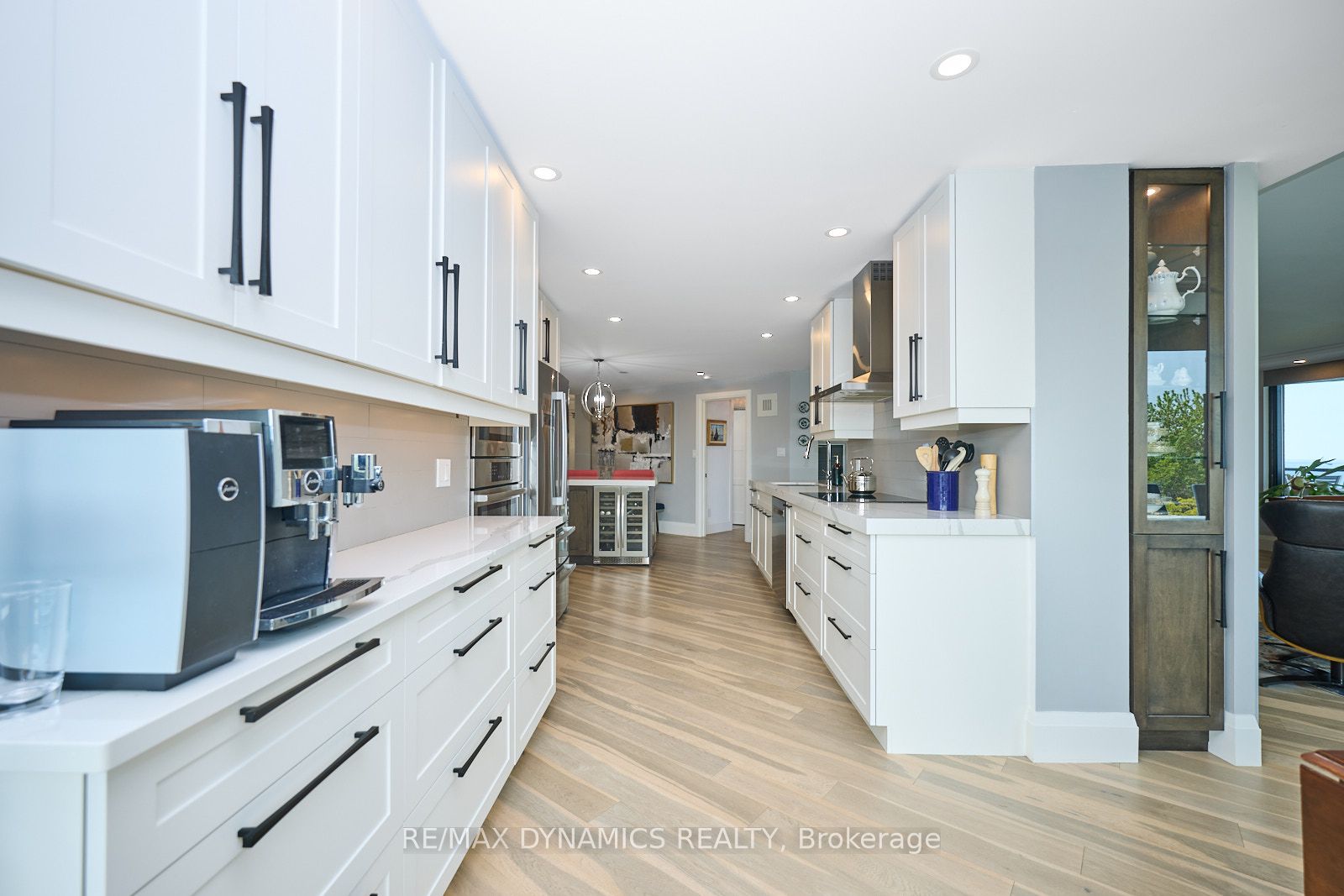 701 Geneva Street 1504 Property Photo 11