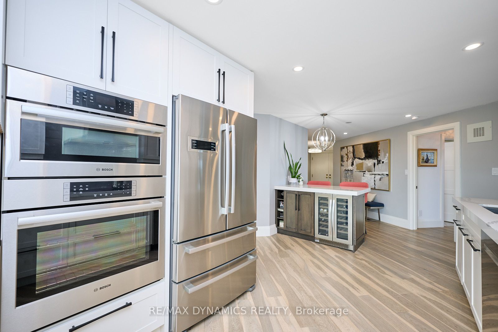 701 Geneva Street 1504 Property Photo 12