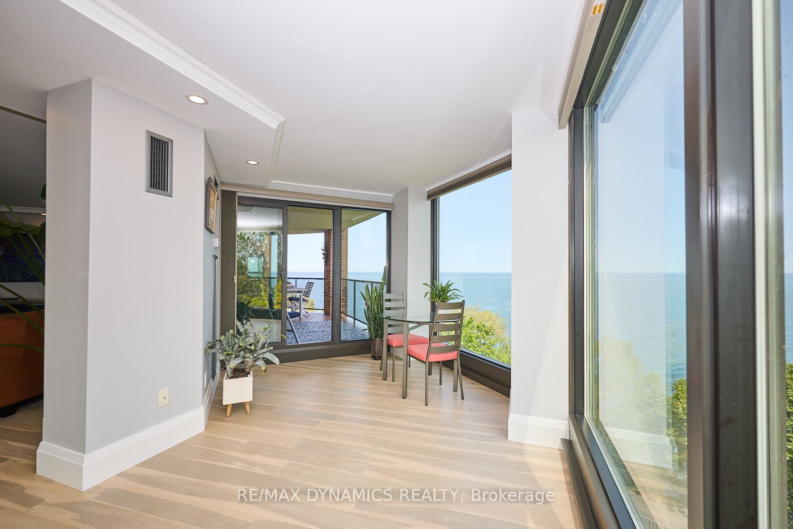 701 Geneva Street 1504 Property Photo 22