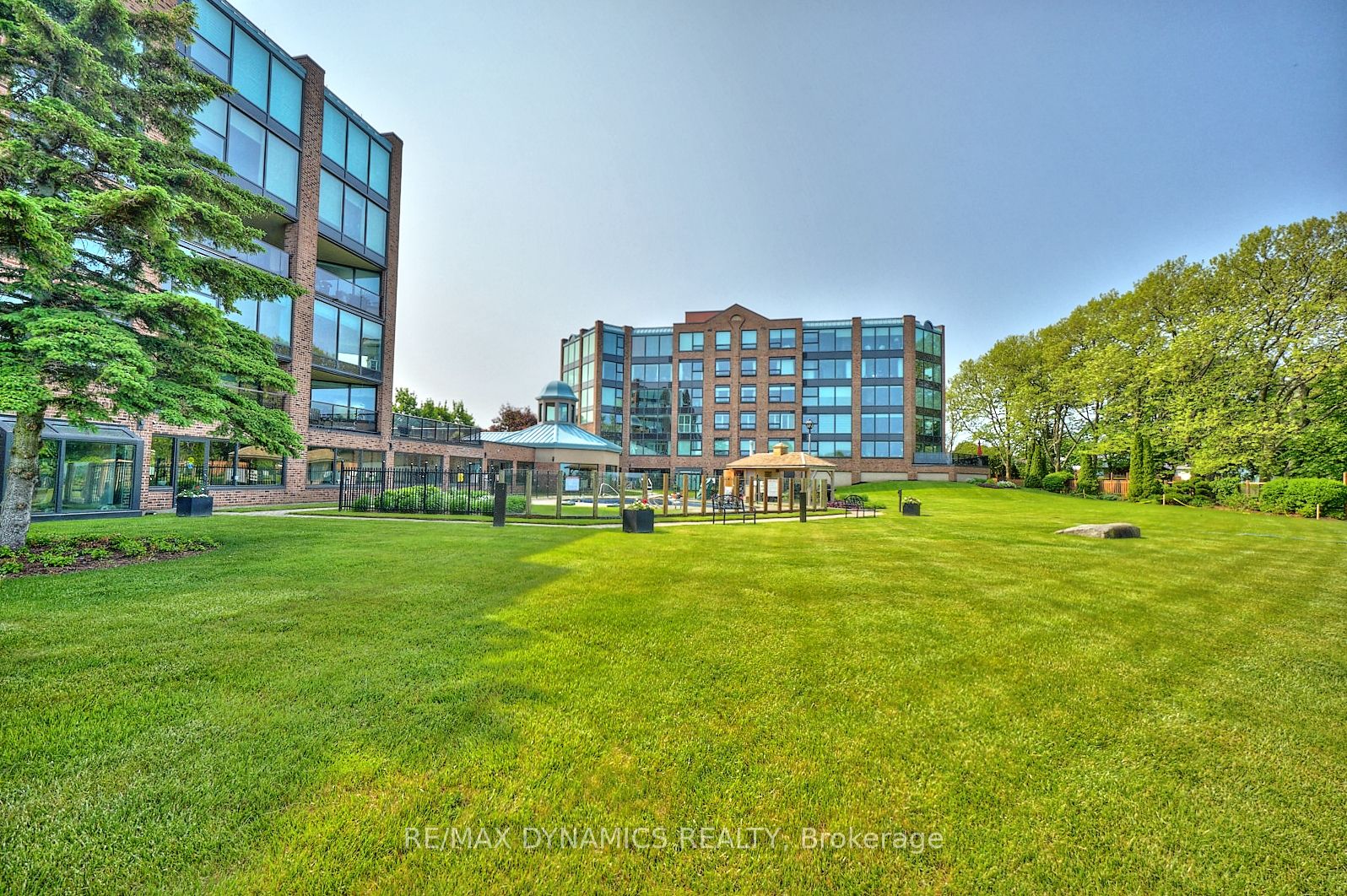 701 Geneva Street 1504 Property Photo 39