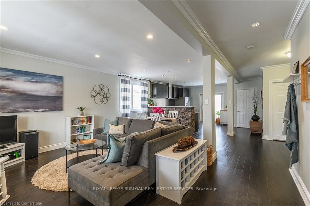 376 Talbot Street Upper Property Photo 2