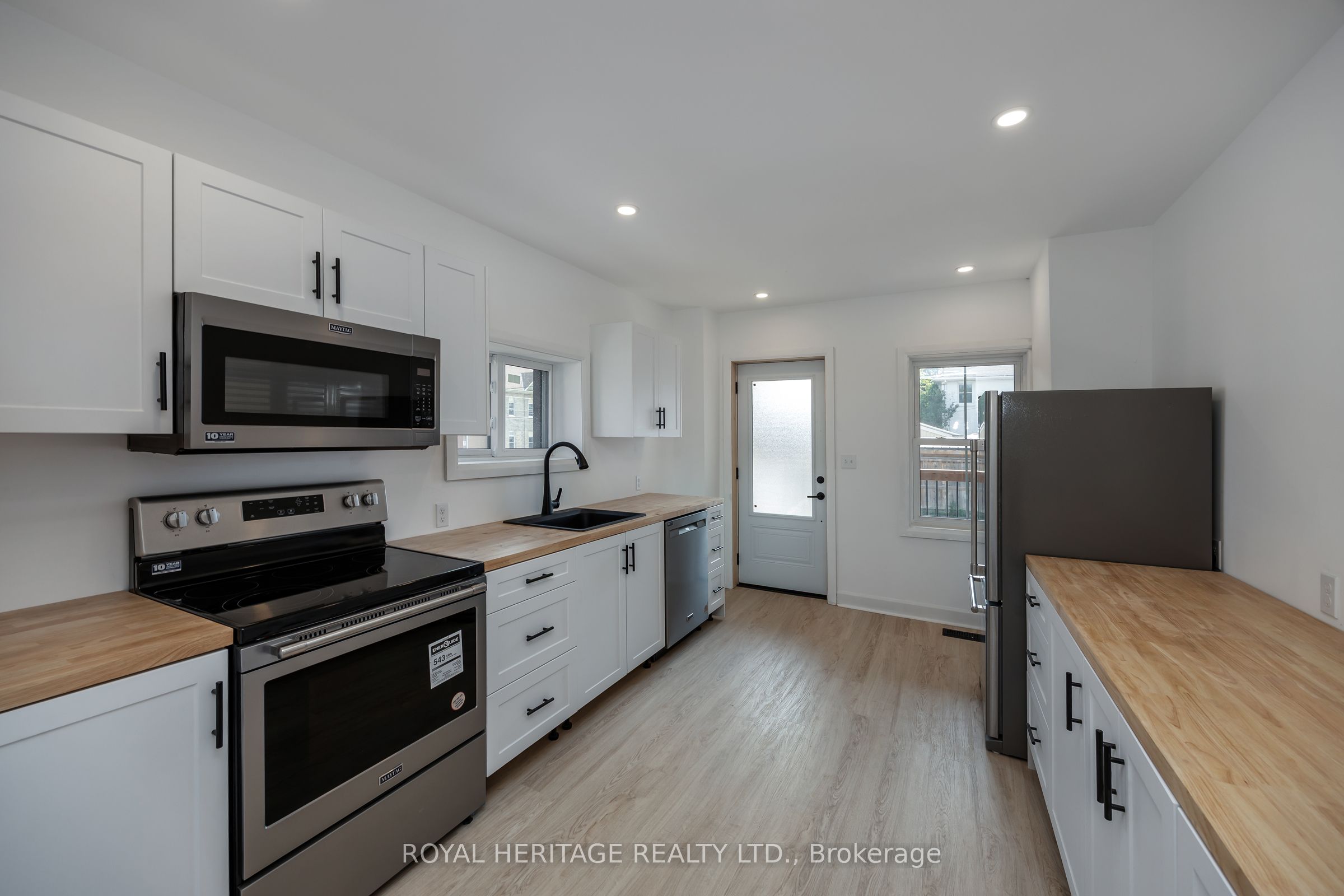 413 Division Street Property Photo 13
