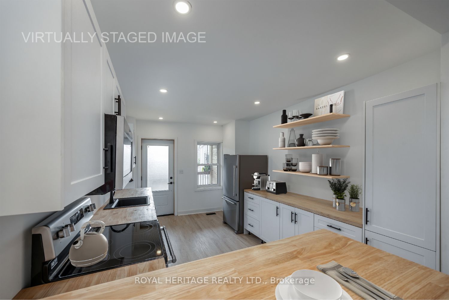 413 Division Street Property Photo 15