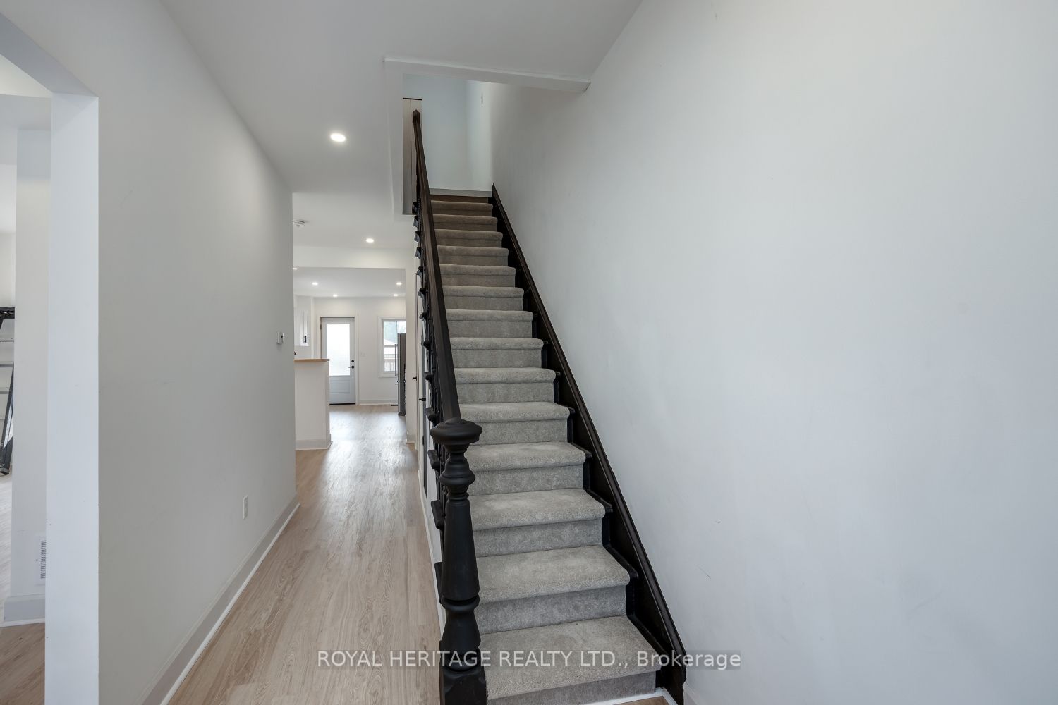 413 Division Street Property Photo 16