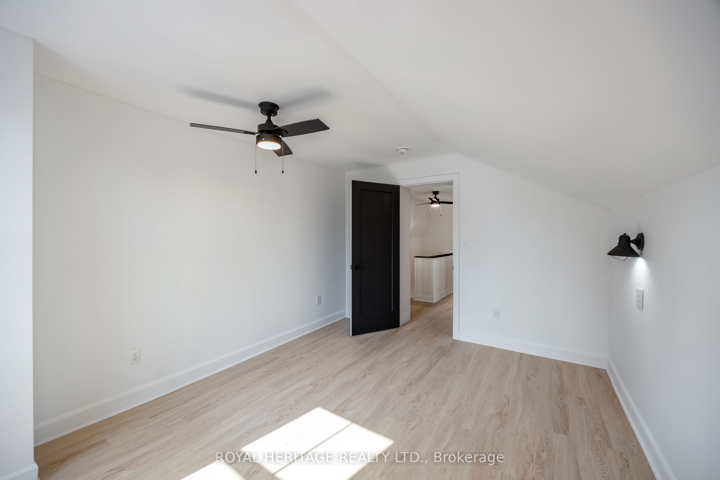 413 Division Street Property Photo 19