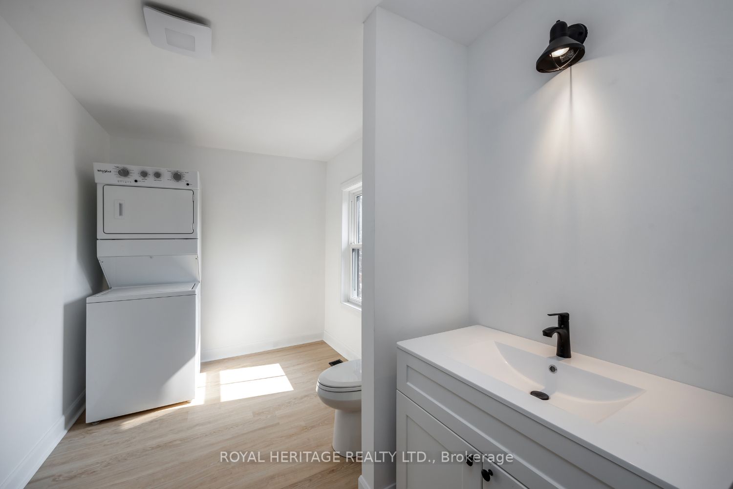 413 Division Street Property Photo 21