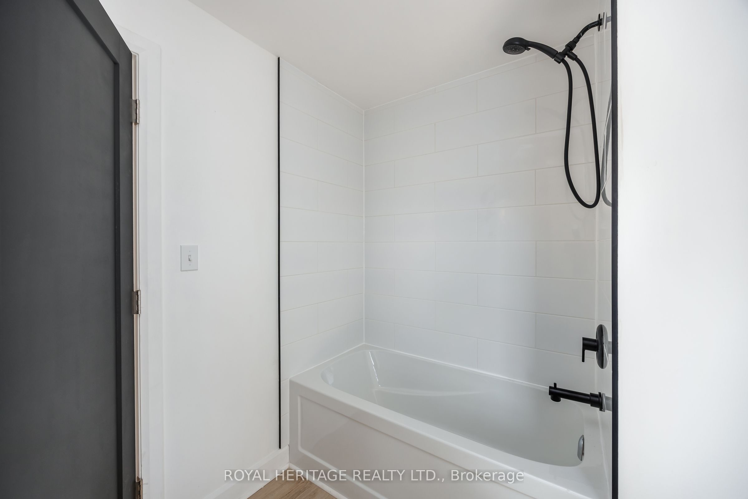 413 Division Street Property Photo 23