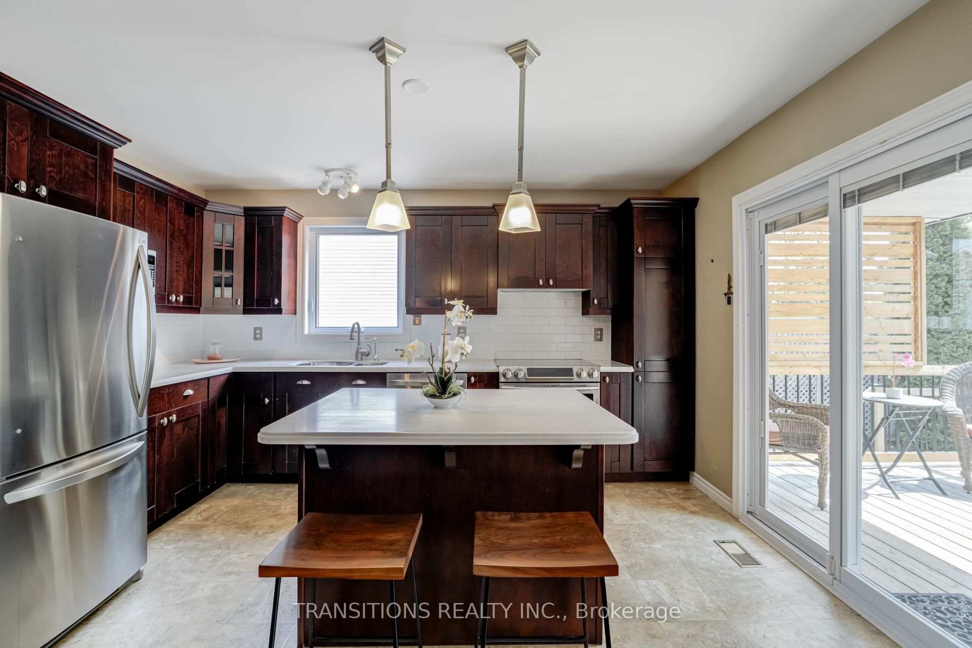341 Mathew Street Property Photo 11