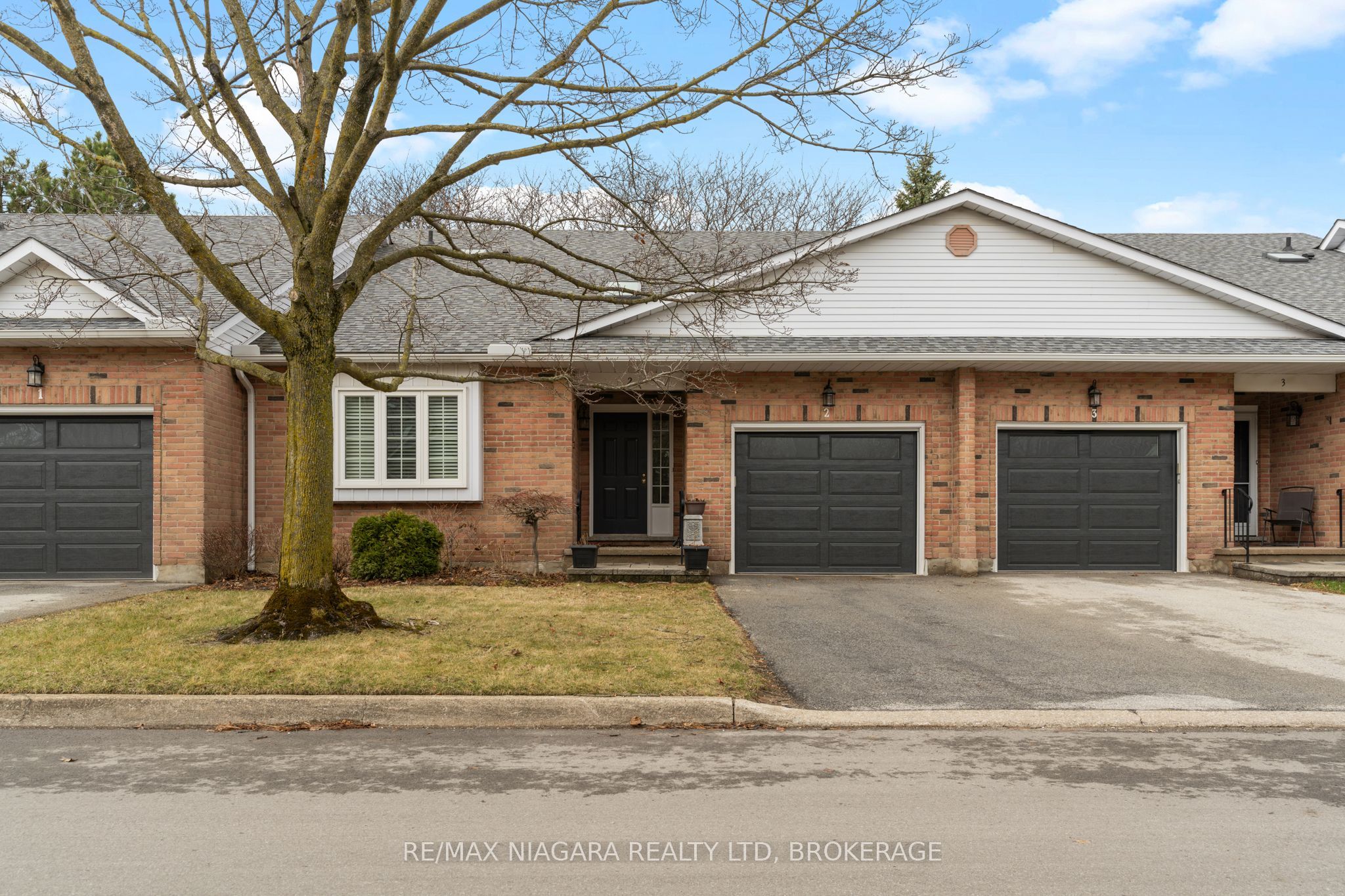 10 Elderwood Dr Property Photo 1