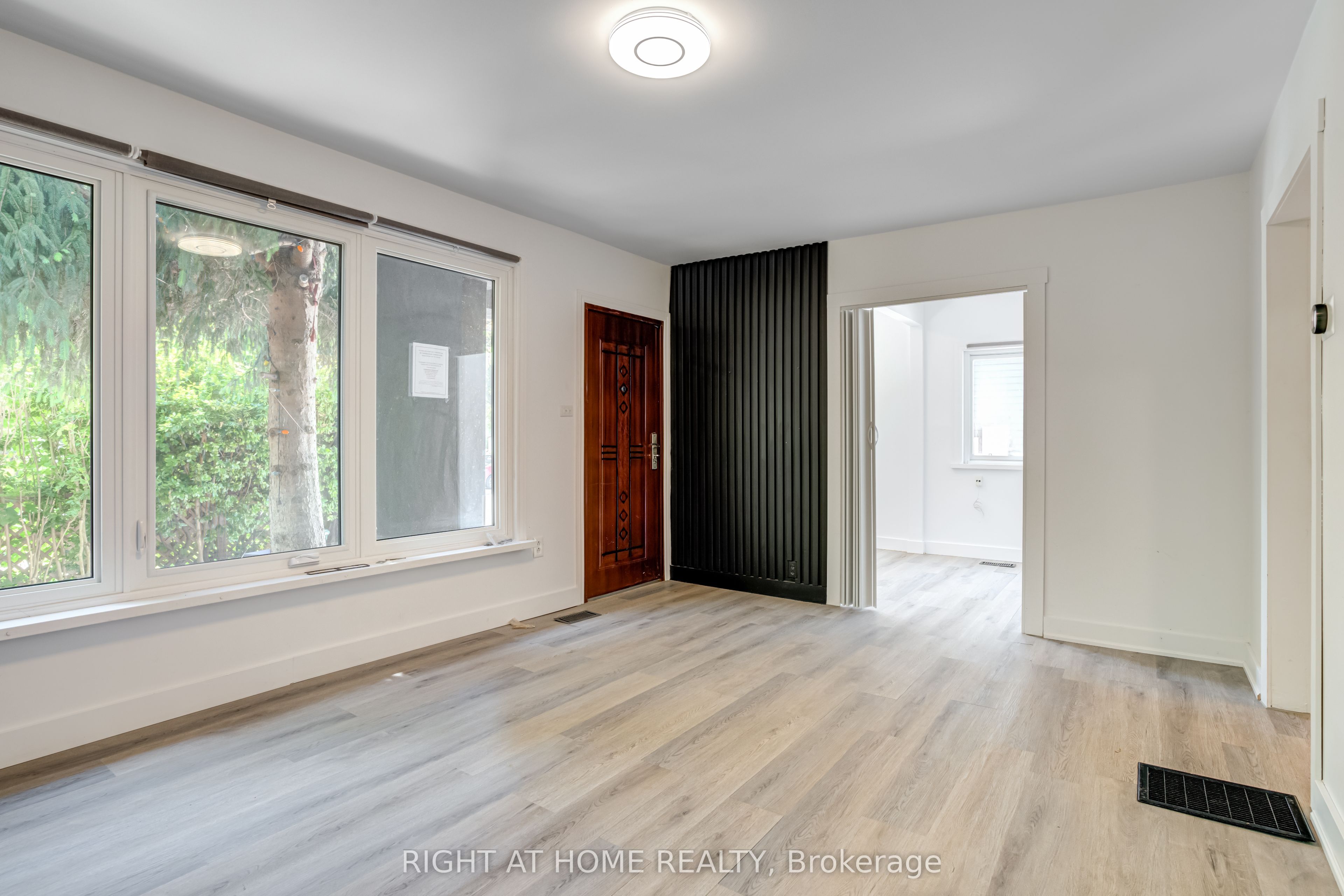 9 Belfast Court Property Photo 6