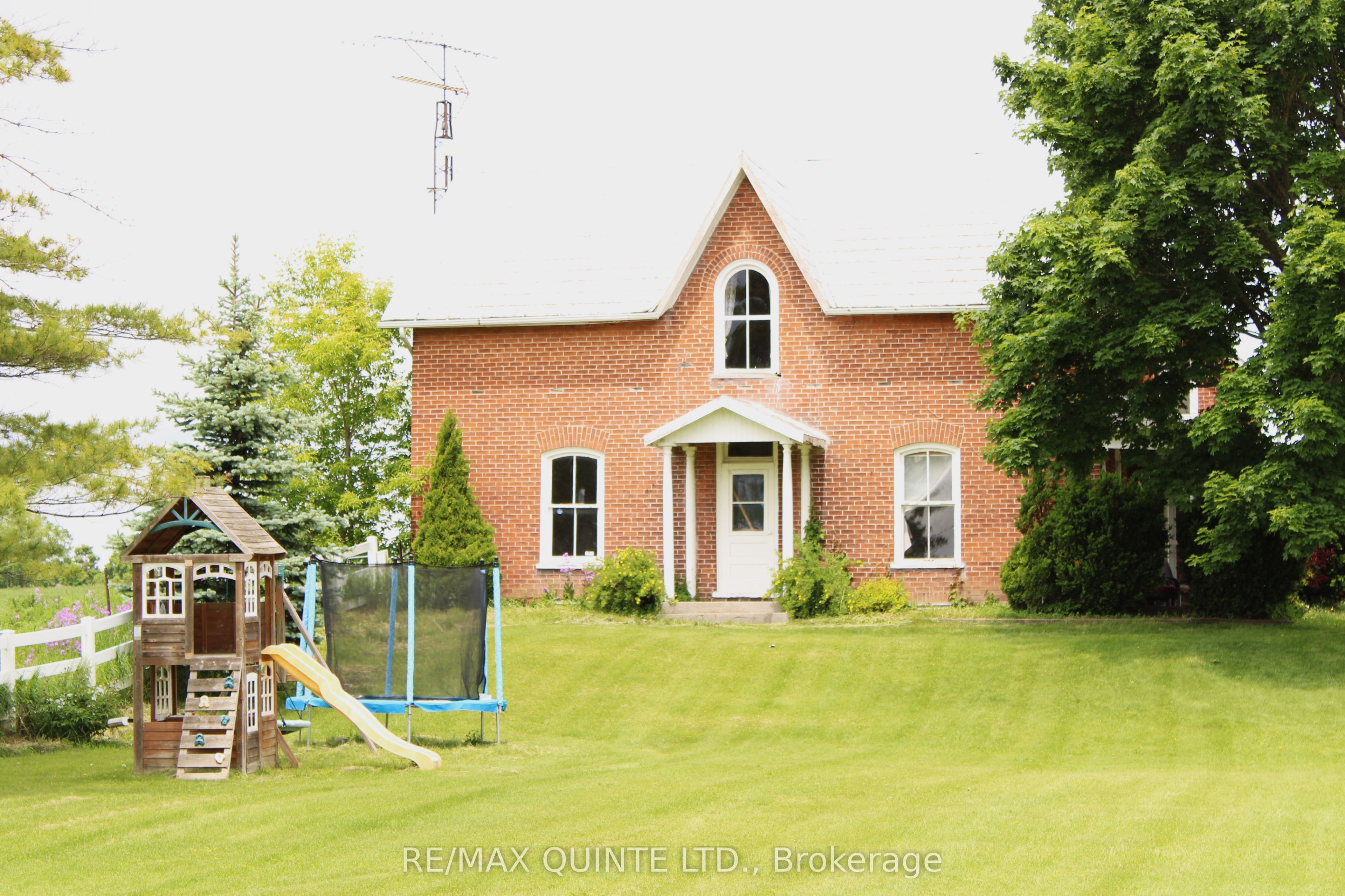472 Maple Road Property Photo 1