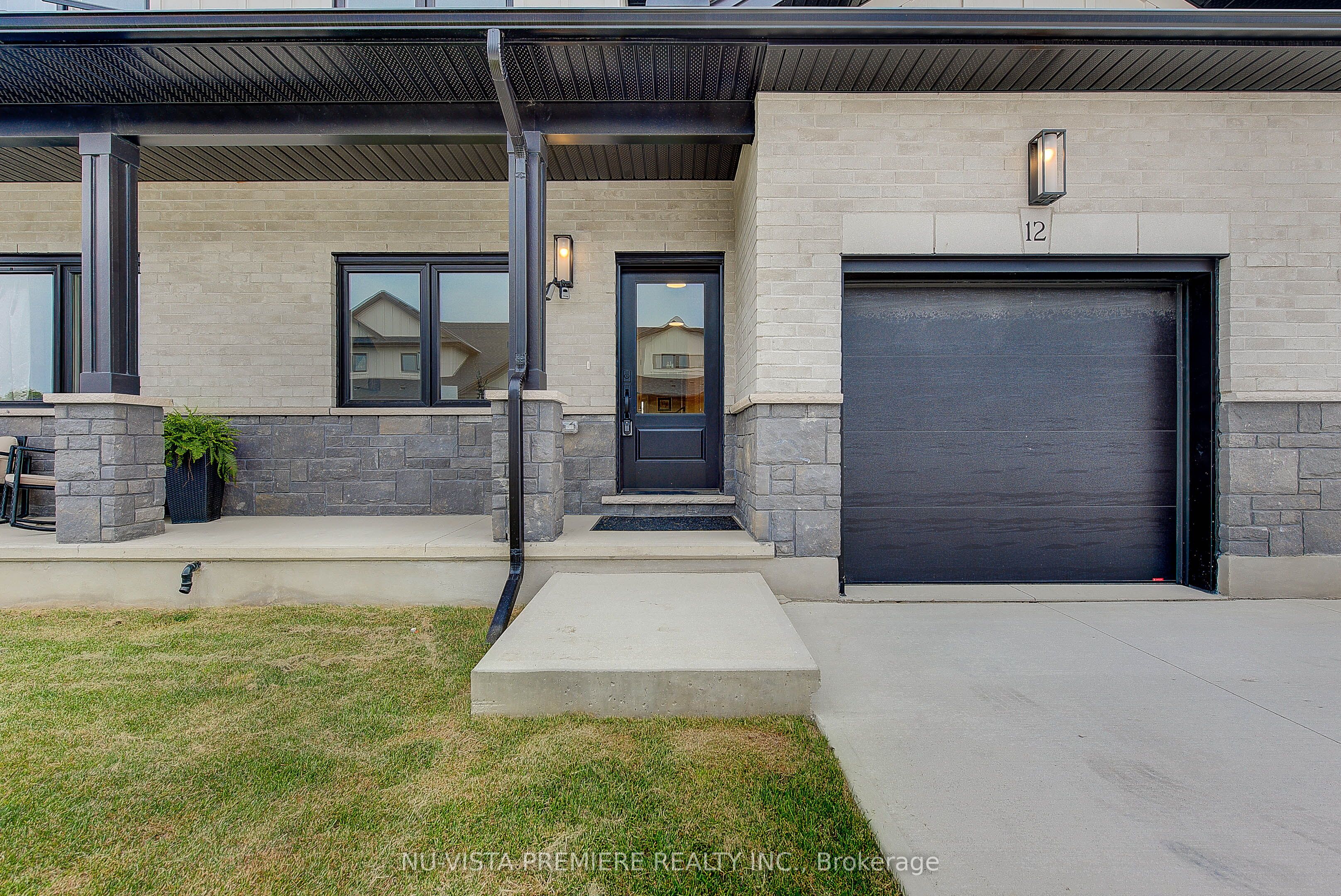 214 St Clair Boulevard 46 Property Photo 2