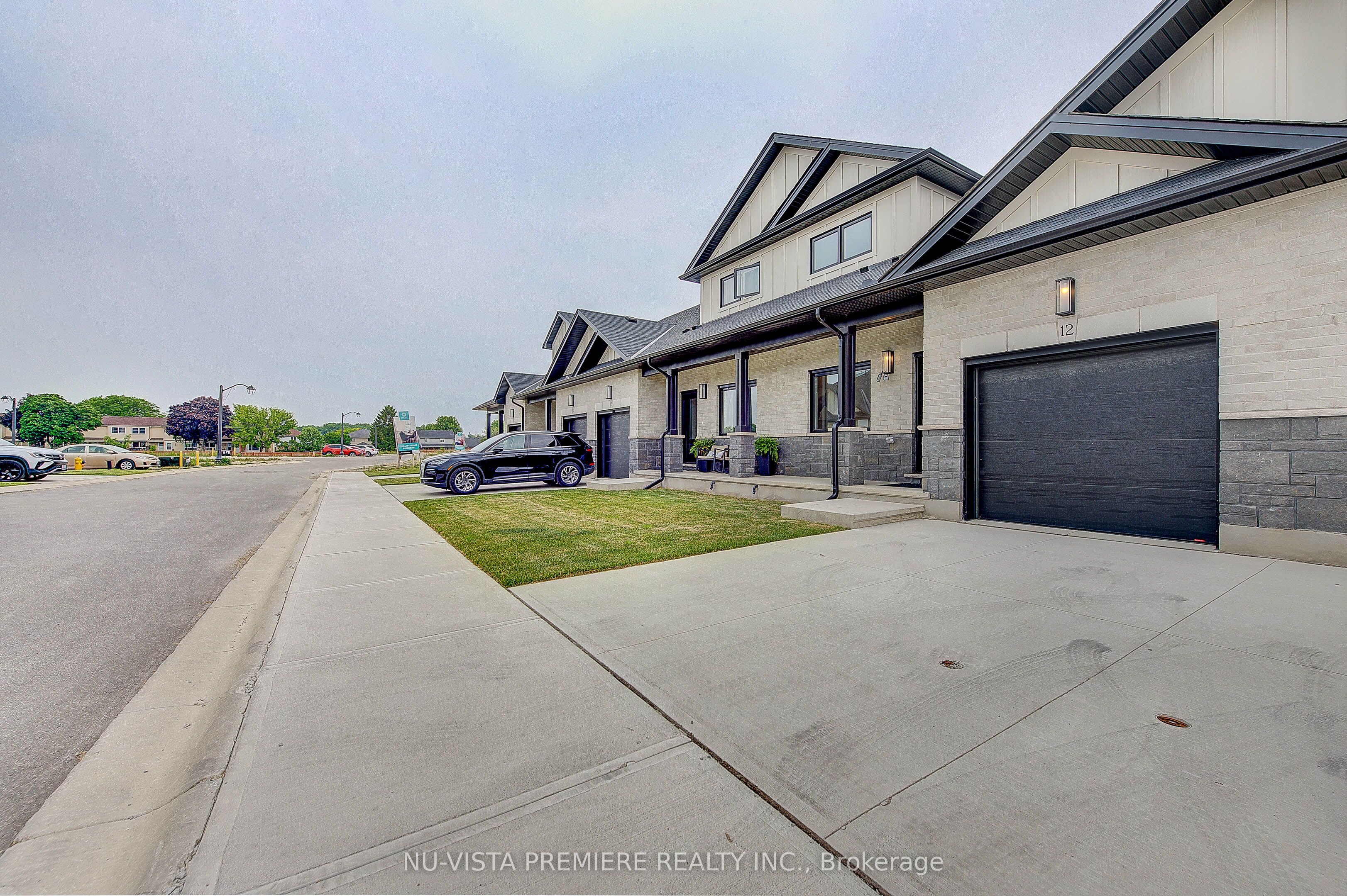 214 St Clair Boulevard 46 Property Photo 3