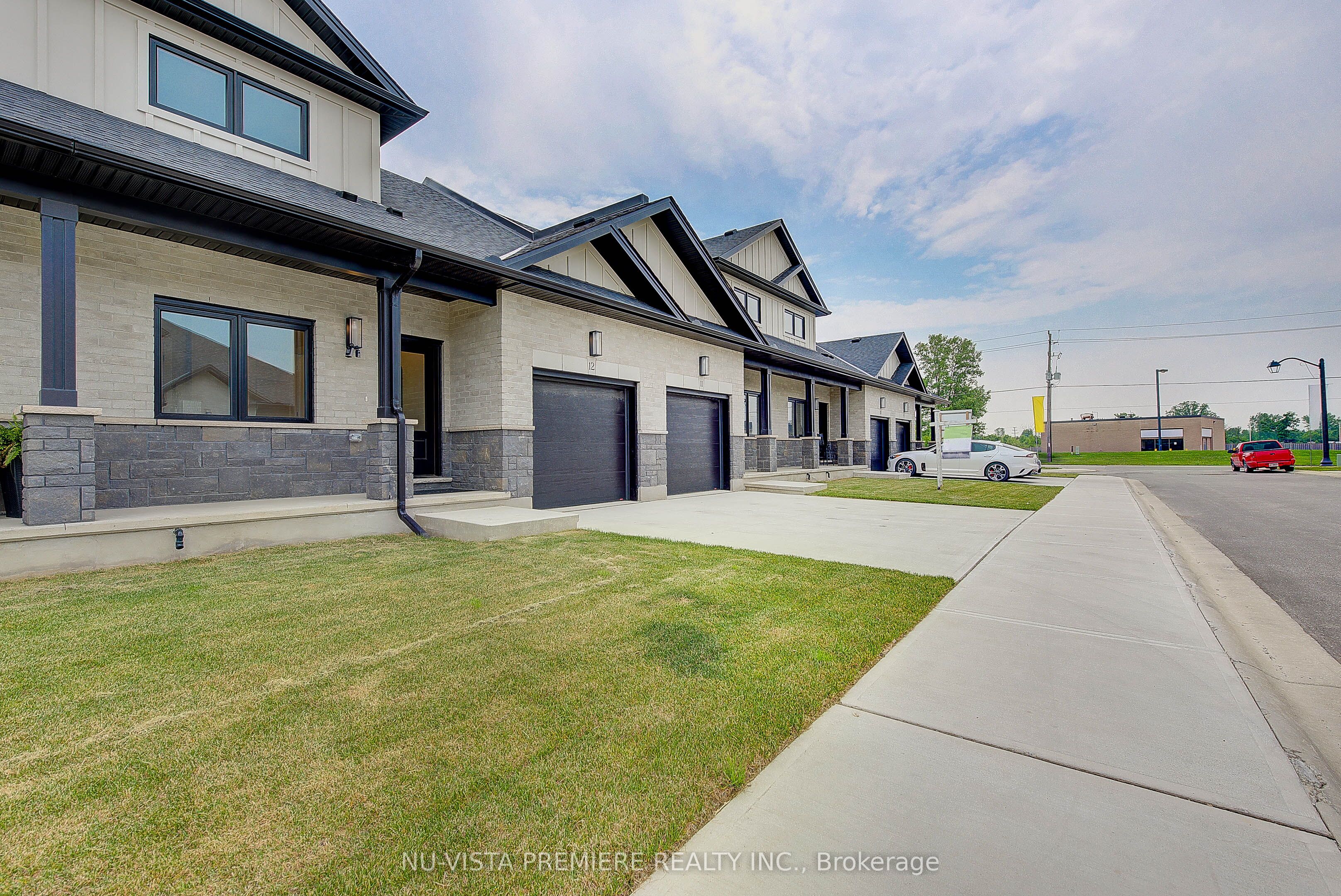 214 St Clair Boulevard 46 Property Photo 4