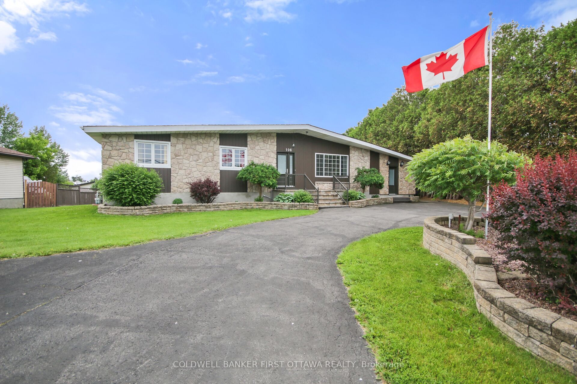 106 Laurier Street S Property Photo 1
