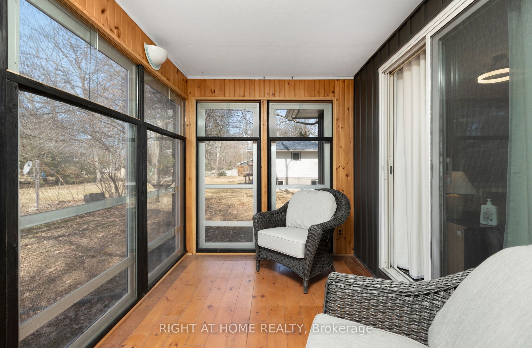 215 Wellington Street Property Photo 16