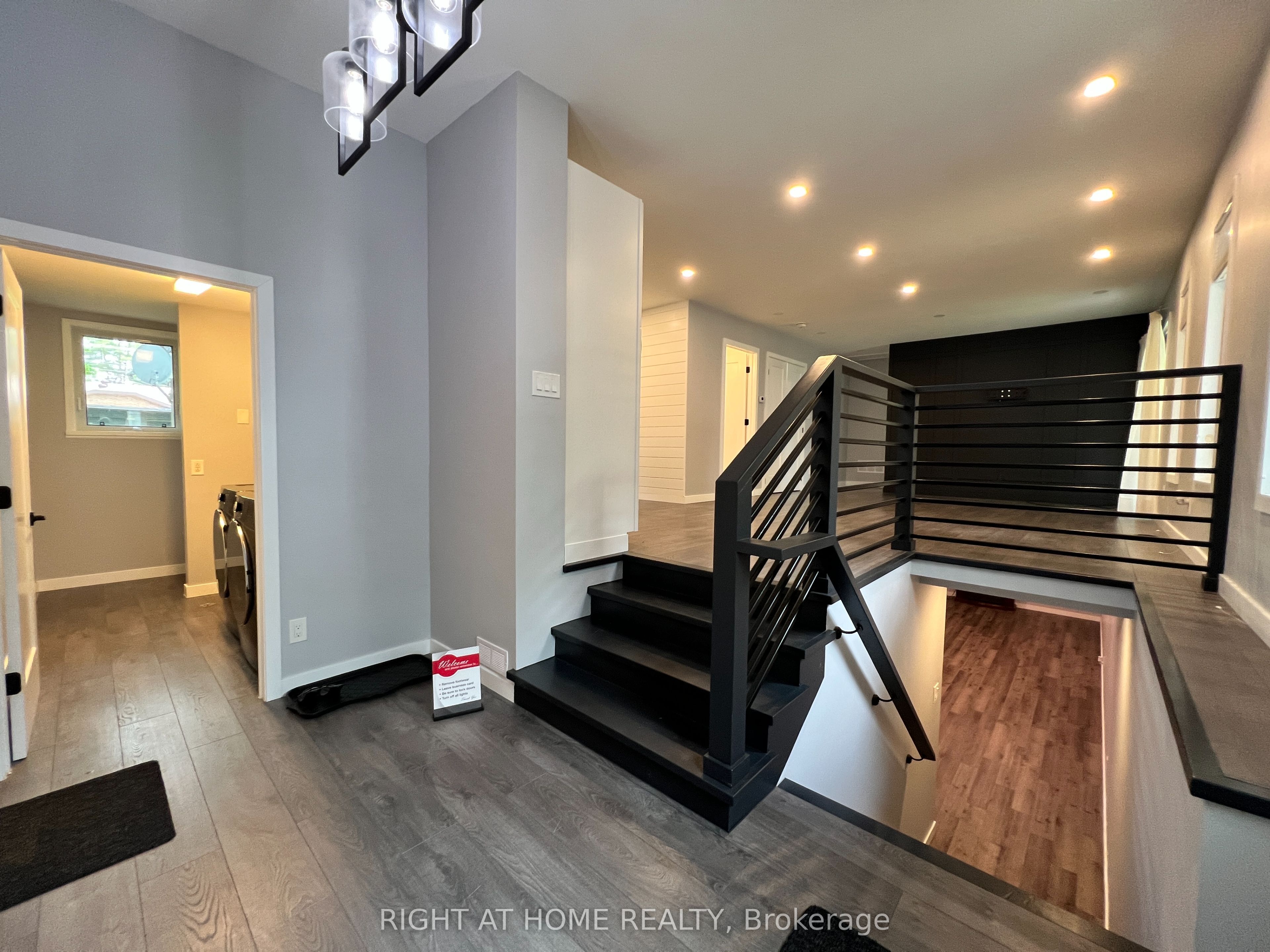 215 Wellington Street Property Photo 21