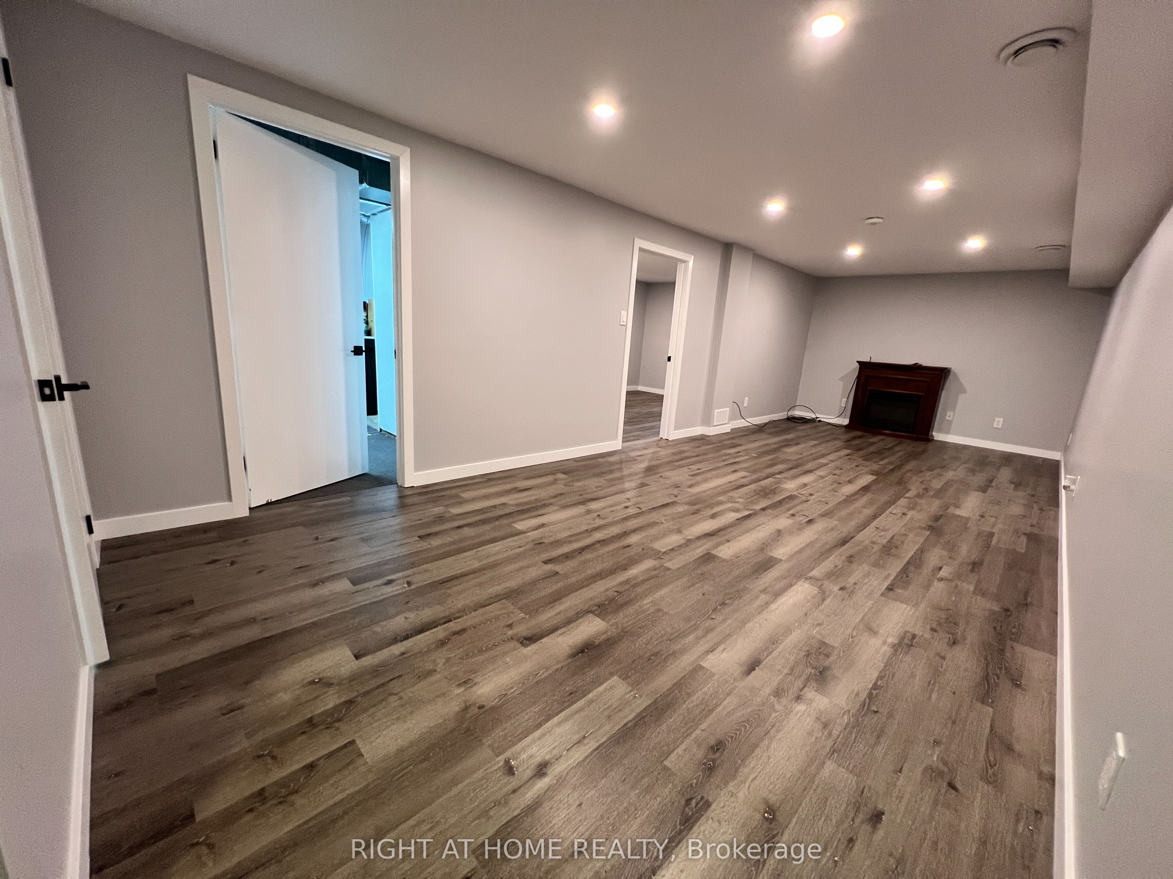 215 Wellington Street Property Photo 25