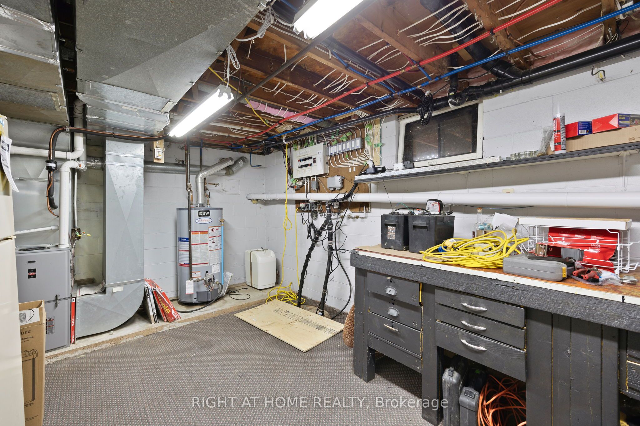 215 Wellington Street Property Photo 27