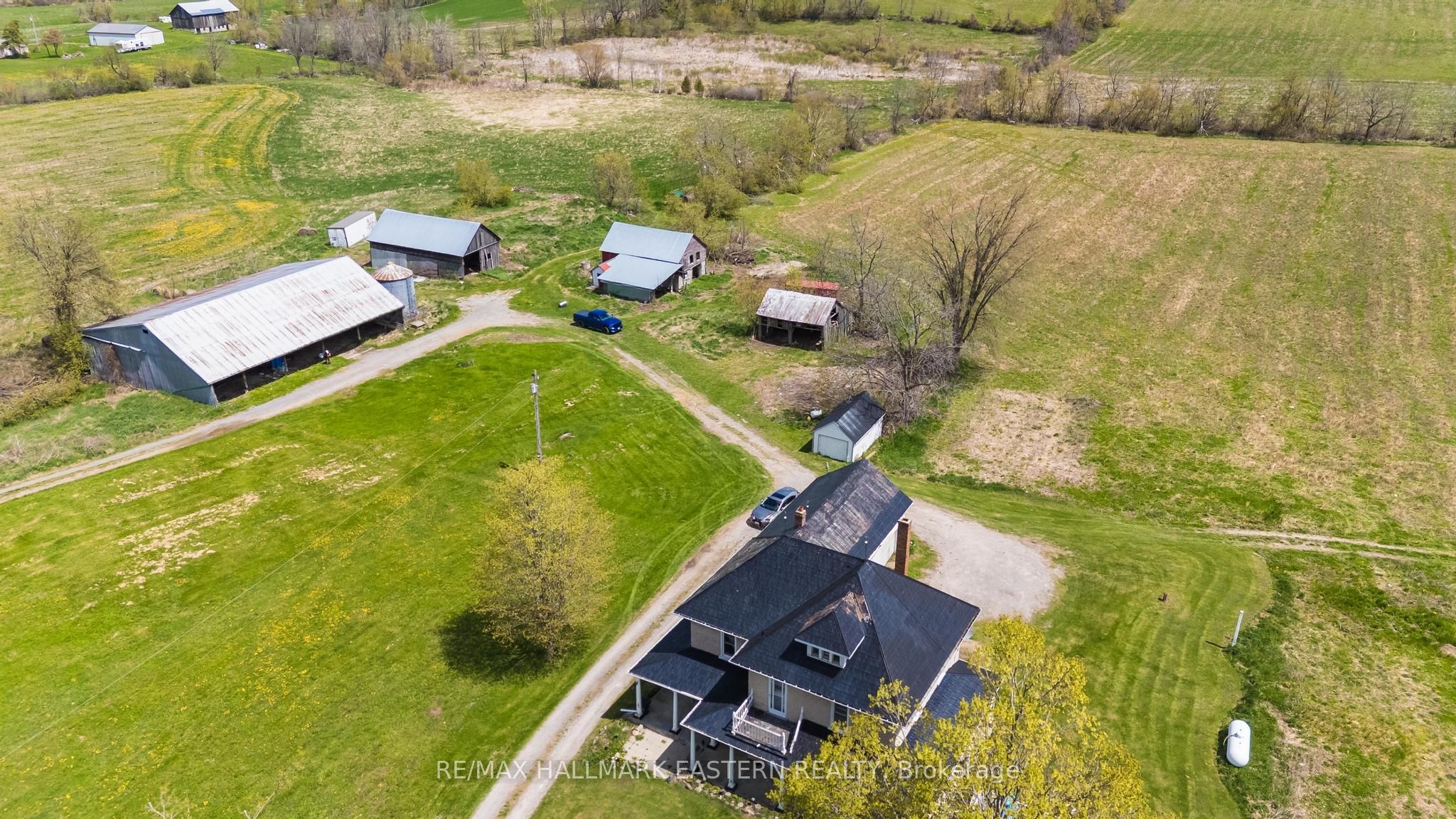 1527 Asphodel 10th Line Property Photo 1