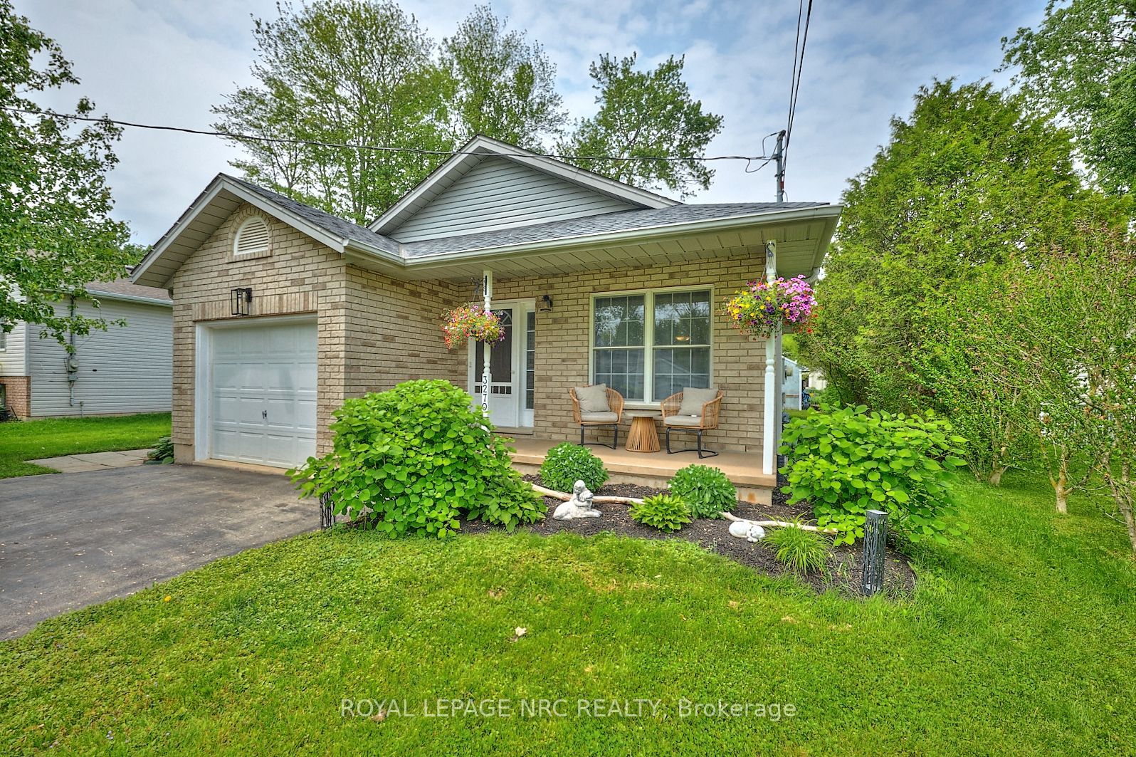 3270 Poplar Ave Property Photo 1