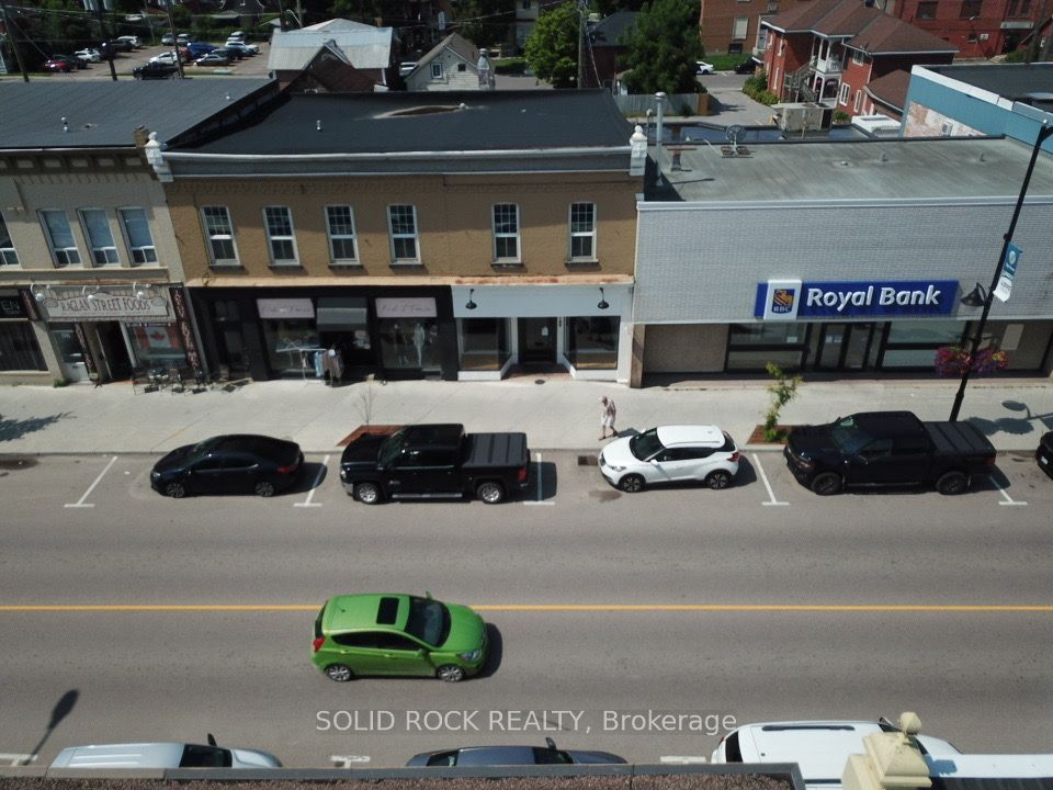 188 Raglan Street S Property Photo 3