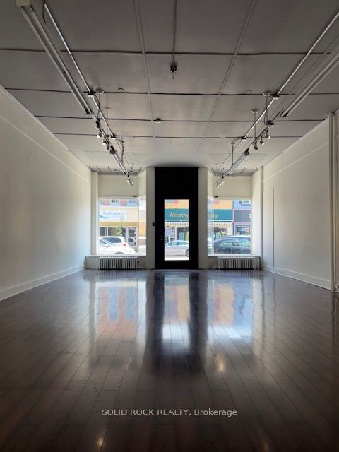 188 Raglan Street S Property Photo 5