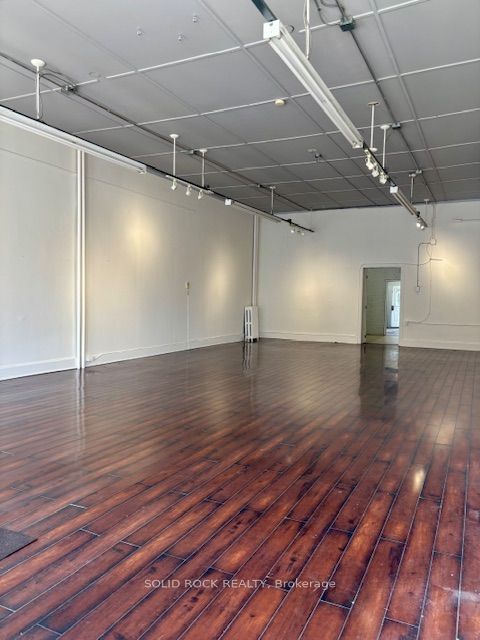 188 Raglan Street S Property Photo 7