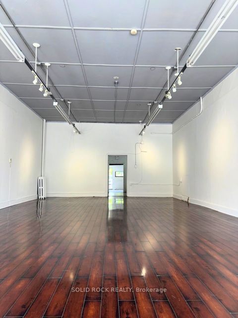 188 Raglan Street S Property Photo 8