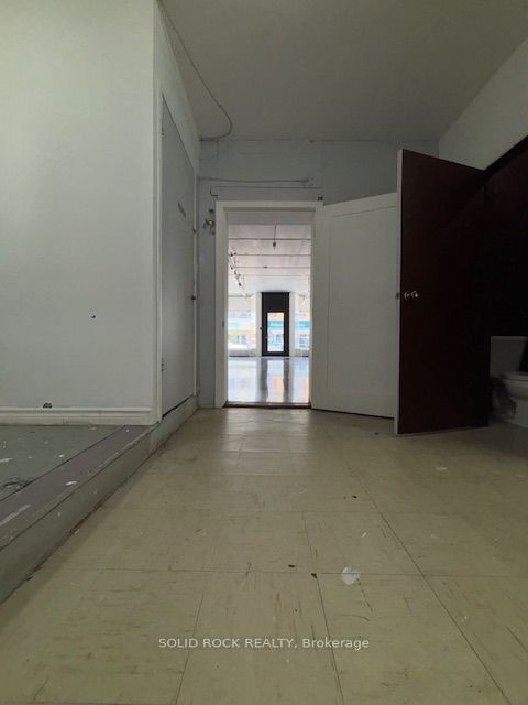 188 Raglan Street S Property Photo 10