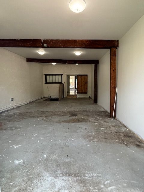 188 Raglan Street S Property Photo 14