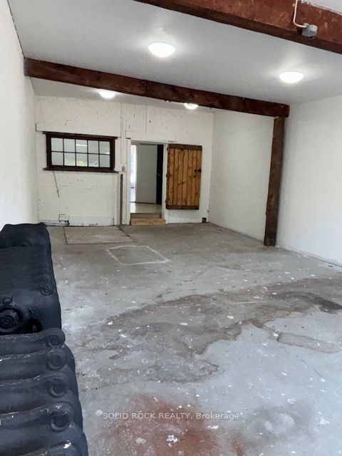 188 Raglan Street S Property Photo 16