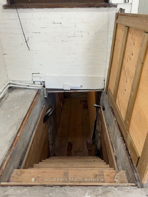 188 Raglan Street S Property Photo 18