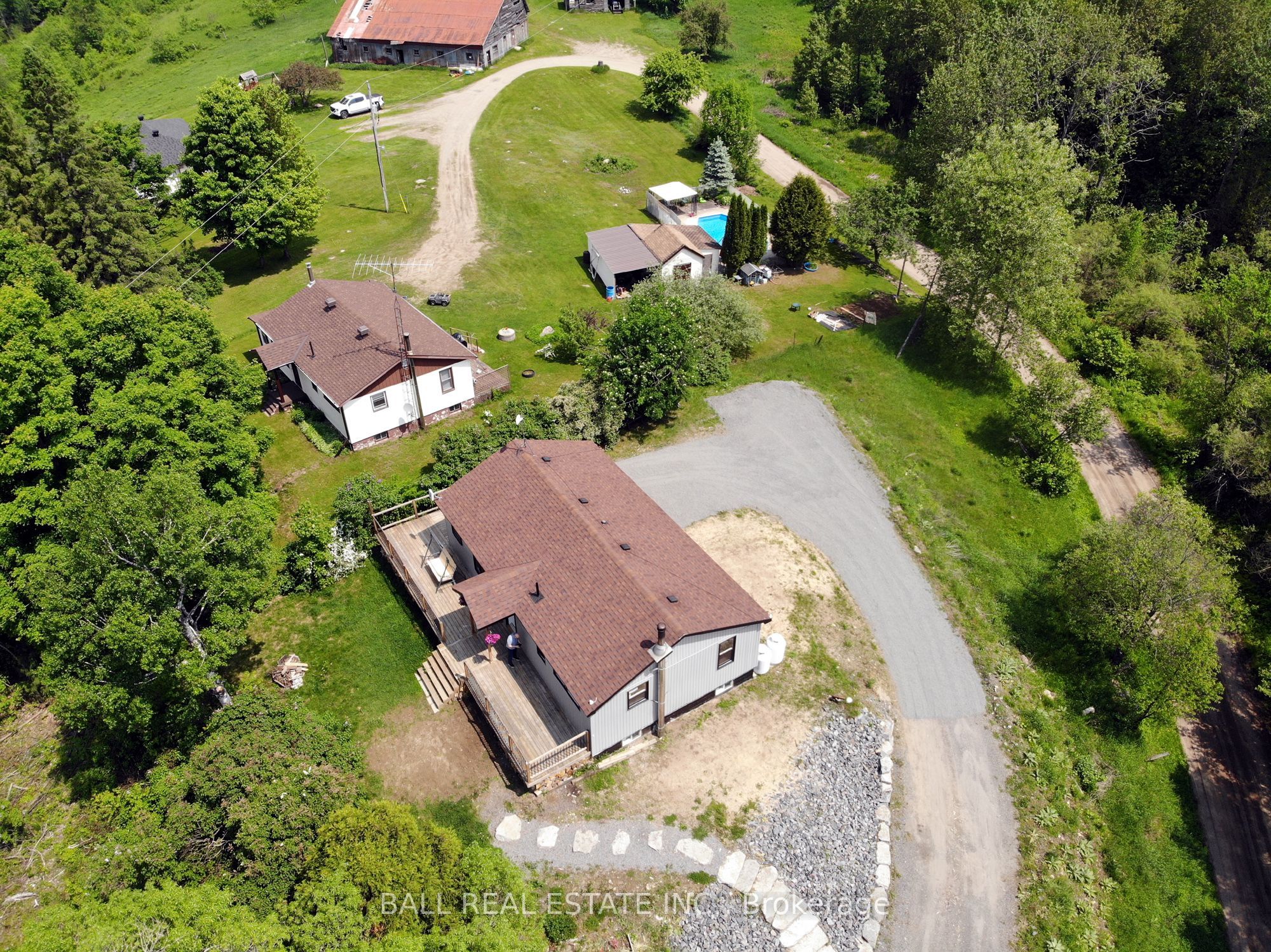 99 Moore Lane Property Photo 5