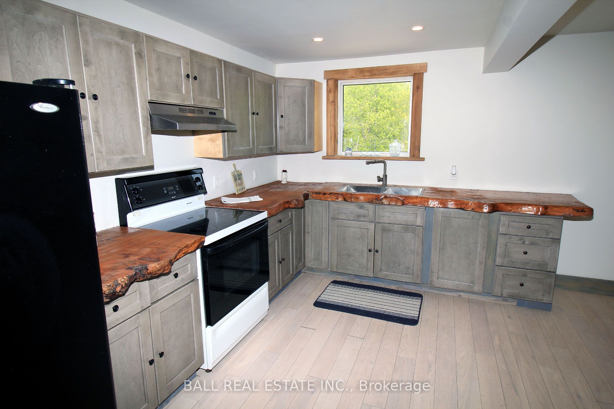 99 Moore Lane Property Photo 32