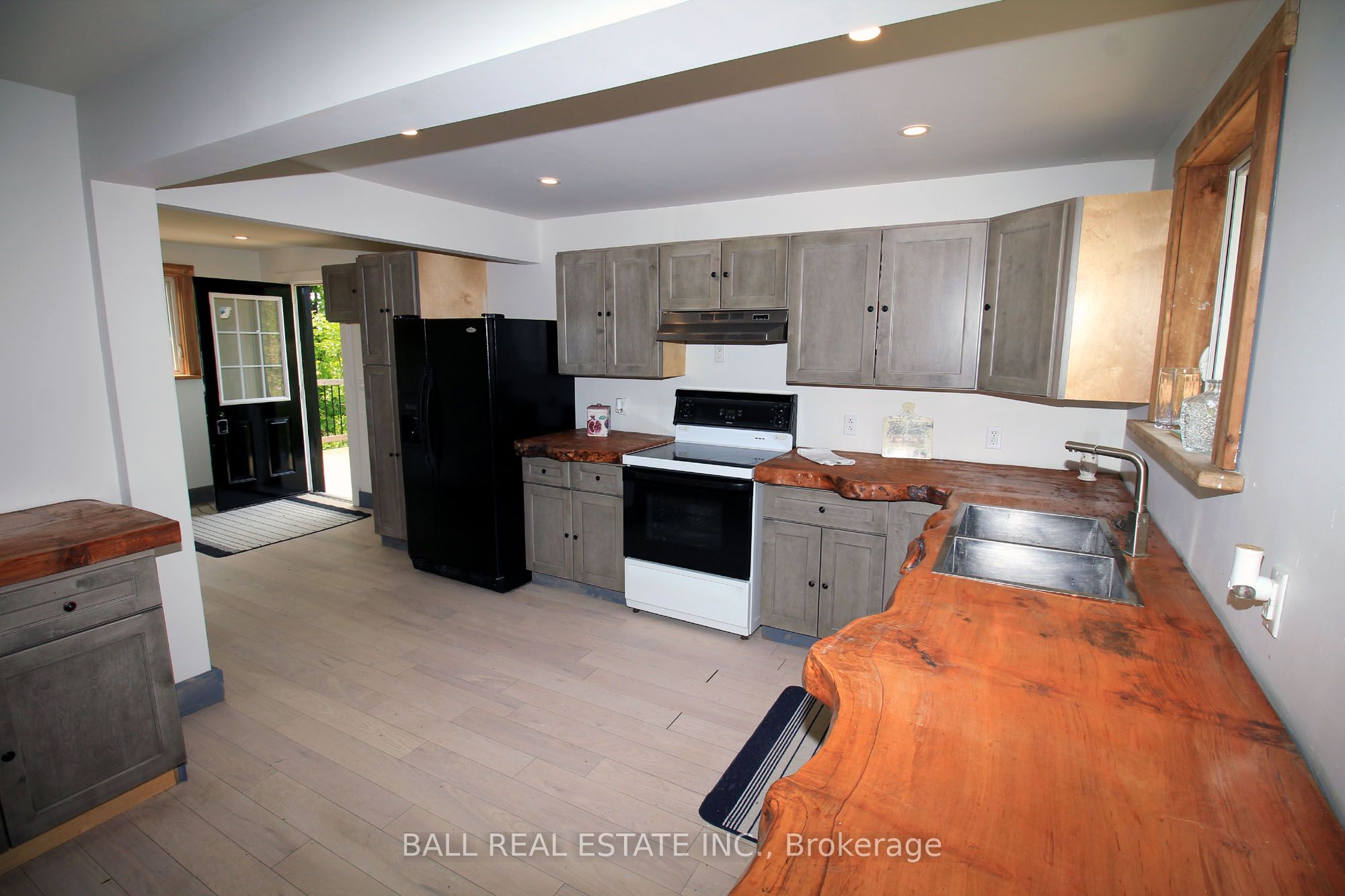 99 Moore Lane Property Photo 34