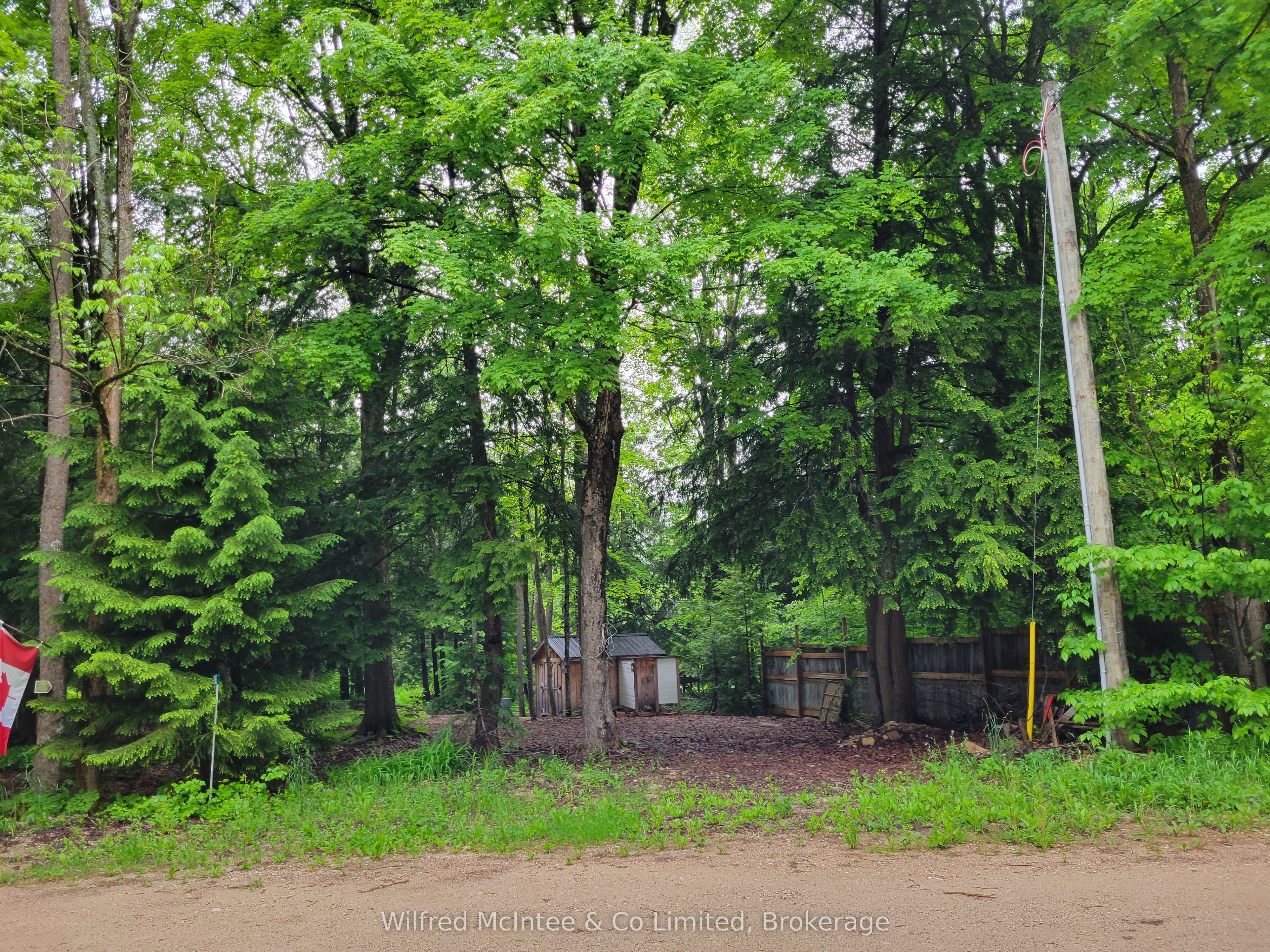 185 Anderson Dr N Property Photo 3