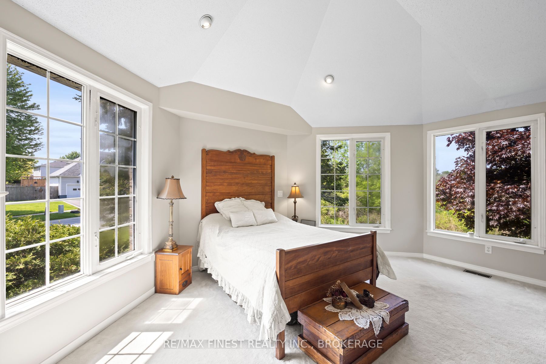 941 Malvern Terrace Property Photo 10