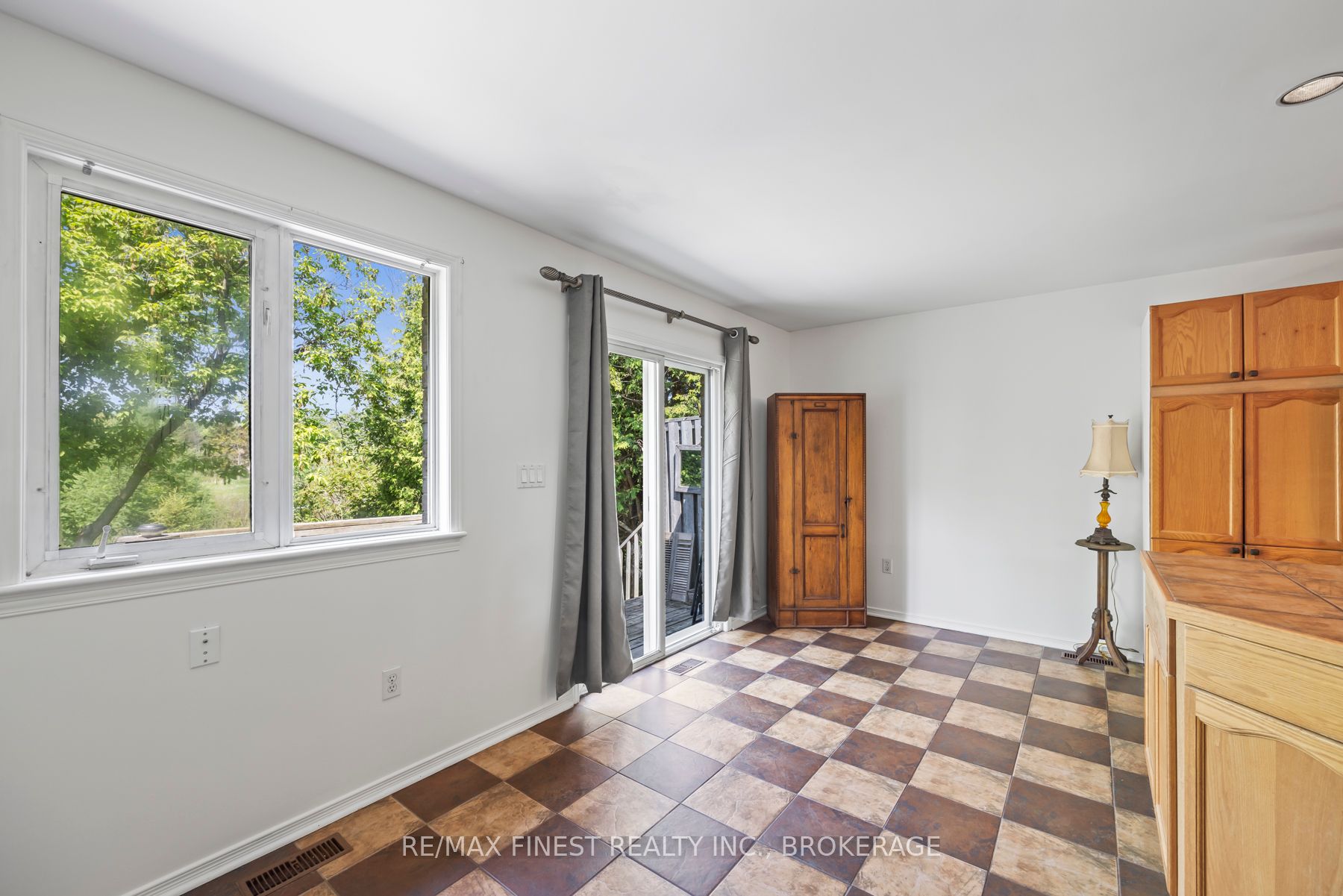 941 Malvern Terrace Property Photo 18