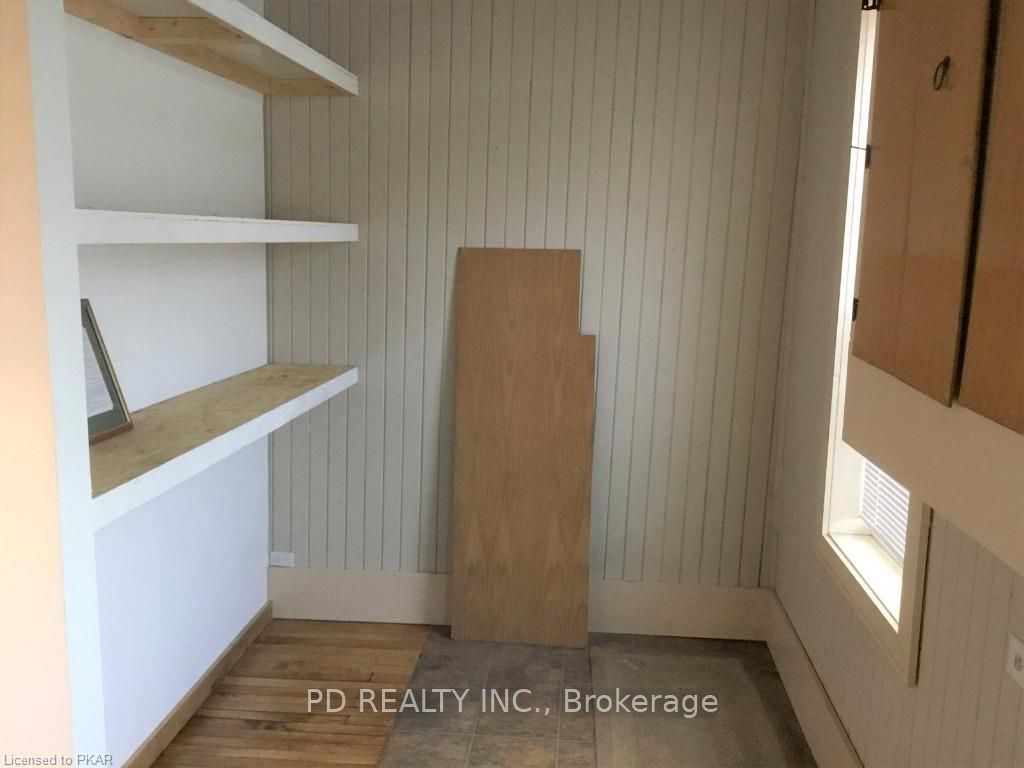 41 King Street E Property Photo 8