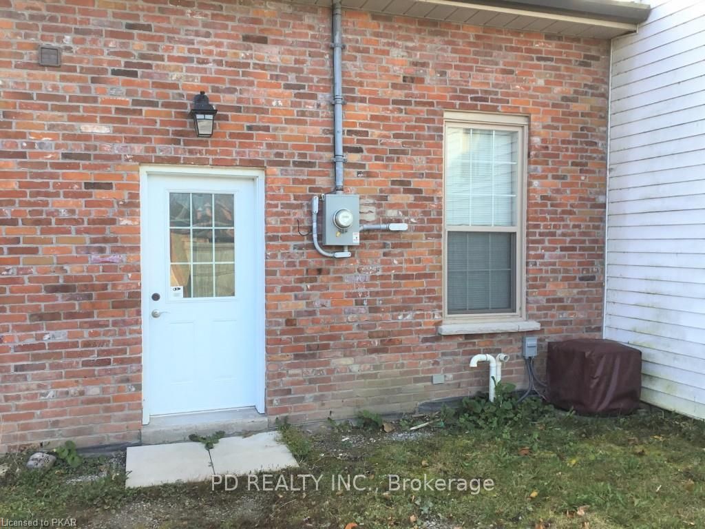 41 King Street E Property Photo 12