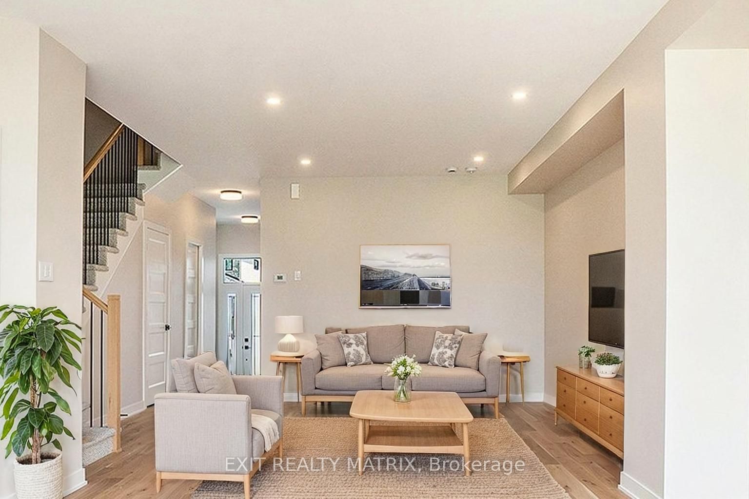 962 Cologne Street Property Photo 3