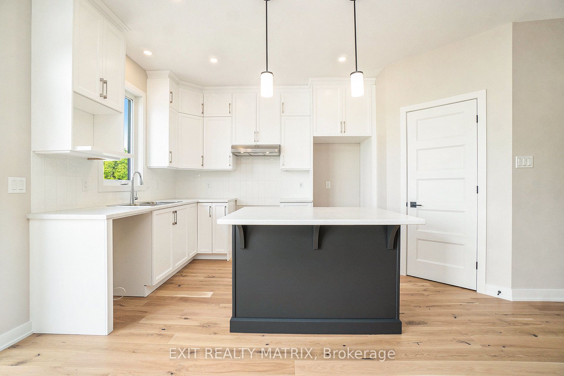 962 Cologne Street Property Photo 6