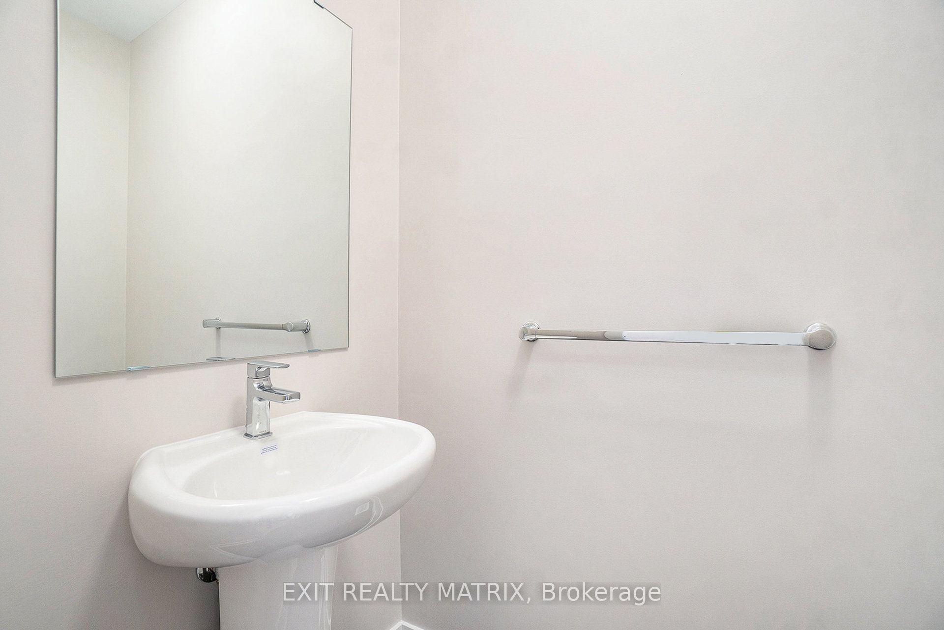 962 Cologne Street Property Photo 8